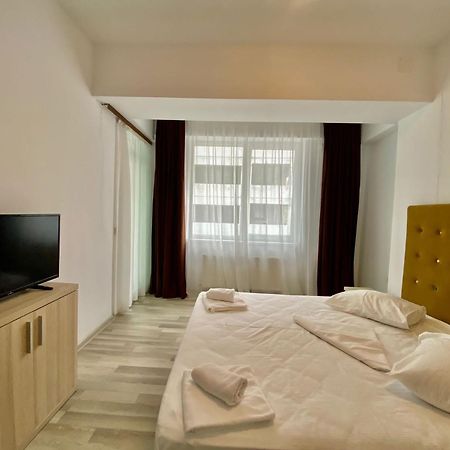 Summerland Apartmants Mamaia Nord Apartment Екстериор снимка