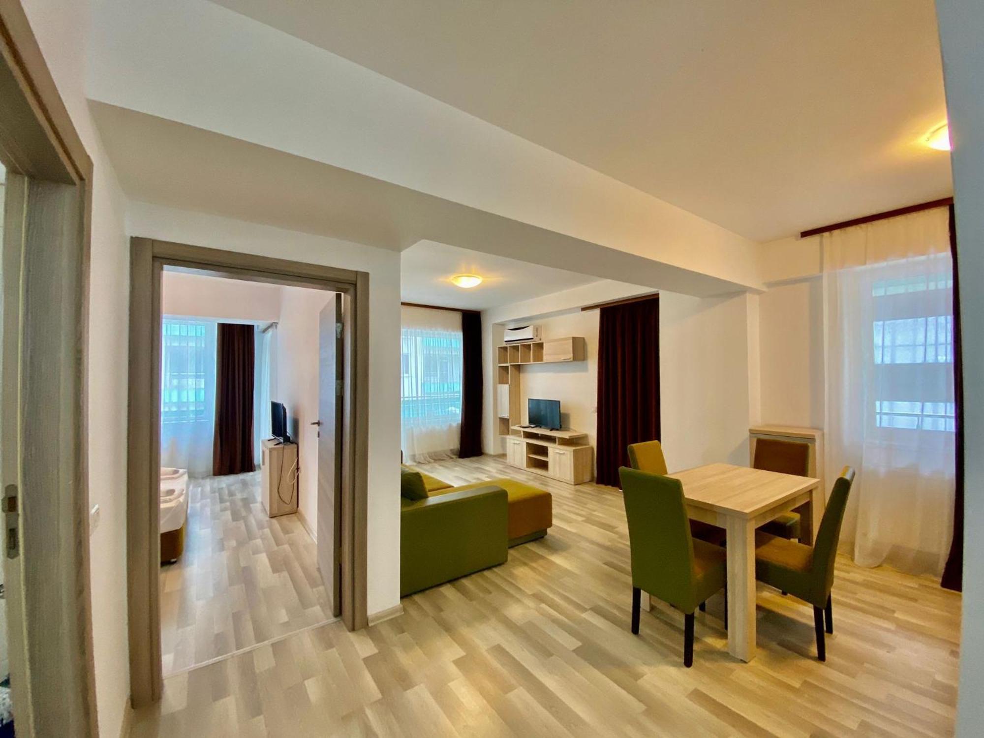 Summerland Apartmants Mamaia Nord Apartment Екстериор снимка