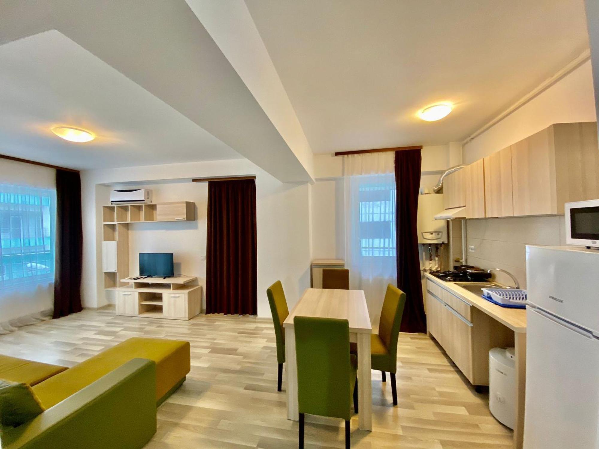 Summerland Apartmants Mamaia Nord Apartment Екстериор снимка
