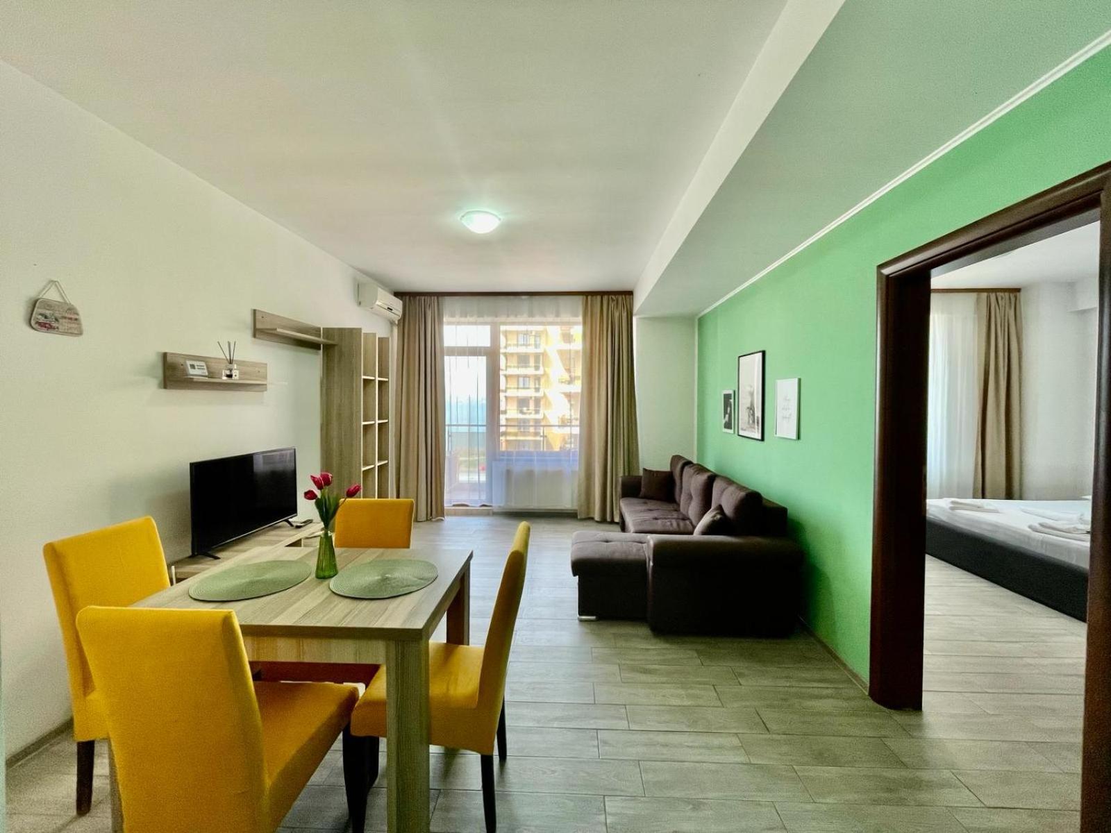 Summerland Apartmants Mamaia Nord Apartment Екстериор снимка