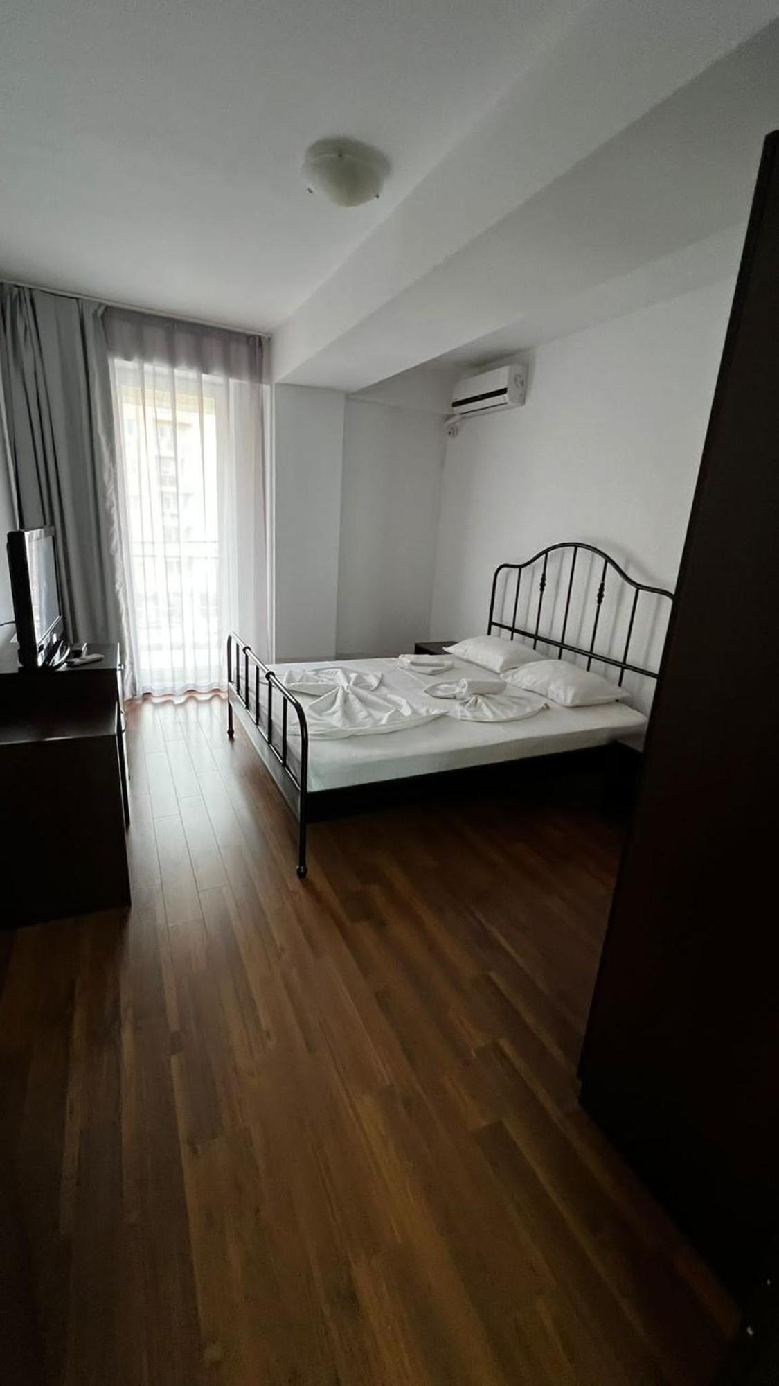 Summerland Apartmants Mamaia Nord Apartment Екстериор снимка