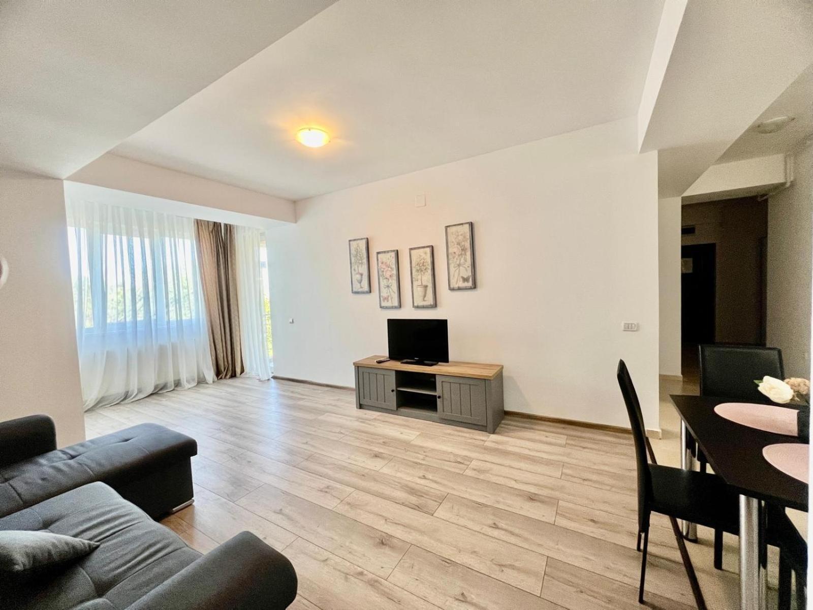Summerland Apartmants Mamaia Nord Apartment Екстериор снимка